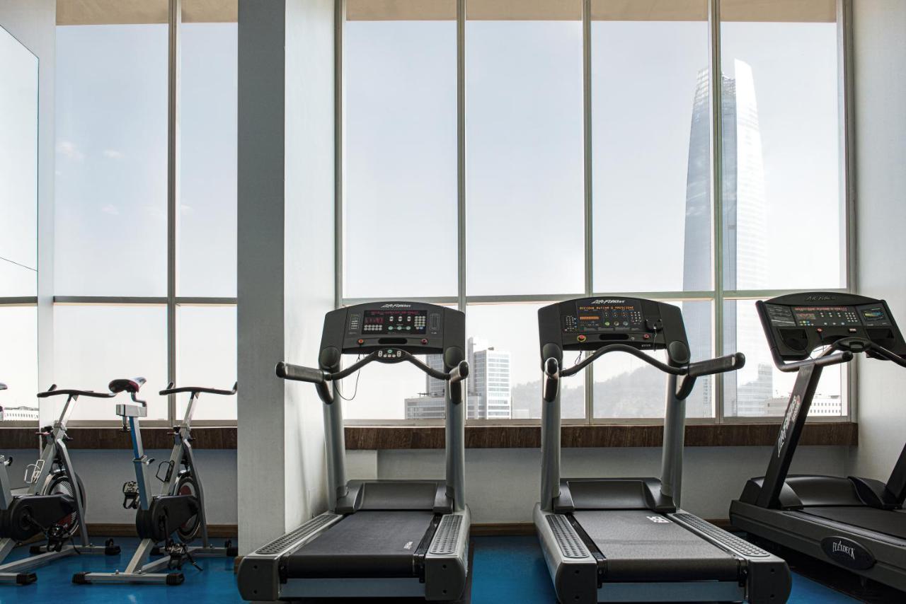 Отель Pullman Santiago El Bosque Экстерьер фото The gym at the hotel